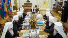 В Санкт-Петербурге Святейший Патриарх Кирилл возглавил очередное заседание Священного Синода