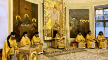 В Неделю 23-ю по Пятидесятнице епископ Алексий возглавил Божественную Литургию в Даниловой обители