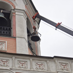 На колокольню Данилова монастыря поднят новый колокол | Московский Данилов монастырь
