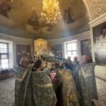 В праздник Благовещения Пресвятой Богородицы епископ Алексий совершил Литургию в Троицком соборе | Московский Данилов монастырь
