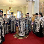 Епископ Алексий совершил вечерню с выносом Плащаницы Спасителя | Московский Данилов монастырь