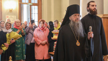 Сотрудники Данилова монастыря поздравили наместника обители с Пасхой Христовой