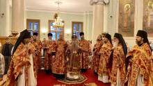 В Неделю 17-ю по Пятидесятнице епископ Алексий совершил Божественную Литургию в Троицком соборе