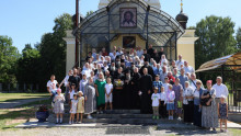 Епископ Алексий совершил Божественную Литургию на подворье Данилова монастыря 