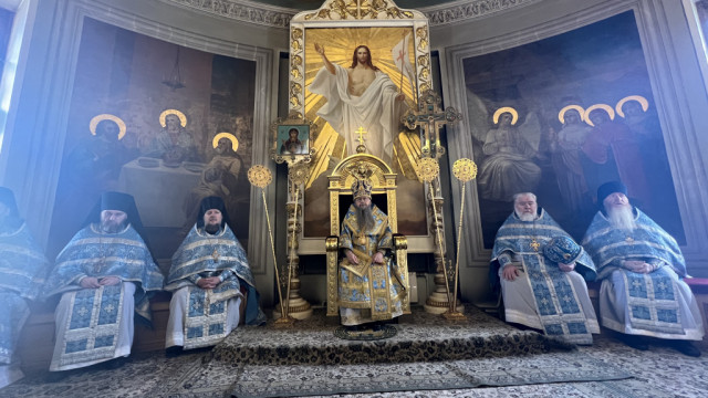 В праздник Благовещения Пресвятой Богородицы епископ Алексий совершил Литургию в Троицком соборе | Московский Данилов монастырь