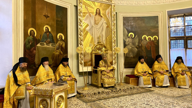 В Неделю 23-ю по Пятидесятнице епископ Алексий возглавил Божественную Литургию в Даниловой обители | Московский Данилов монастырь