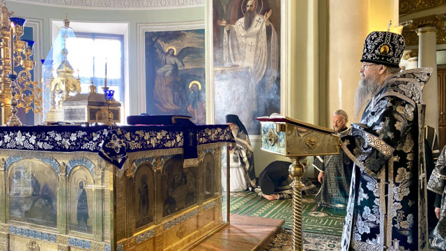 Епископ Алексий возглавил первую в этом году Литургию Преждеосвященных Даров в Даниловой обители | Московский Данилов монастырь