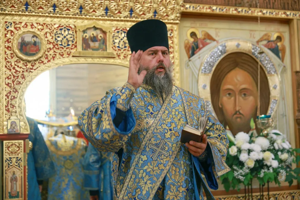 В праздник Покрова Божией Матери епископ Алексий возглавил престольные торжества на подворье Зачатьевского монастыря в Барвихе
