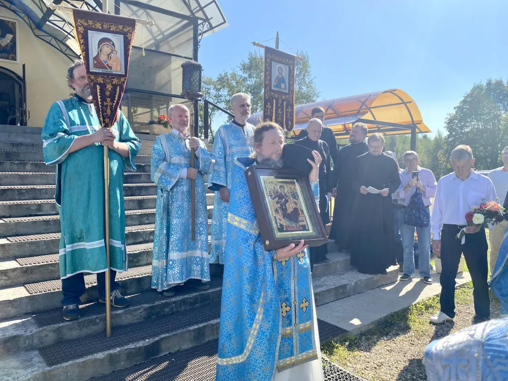 На подворье Данилова монастыря в честь иконы Божией Матери "Всецарица" встретили престольный праздник