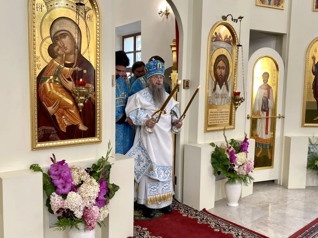 На подворье Данилова монастыря в честь иконы Божией Матери "Всецарица" встретили престольный праздник