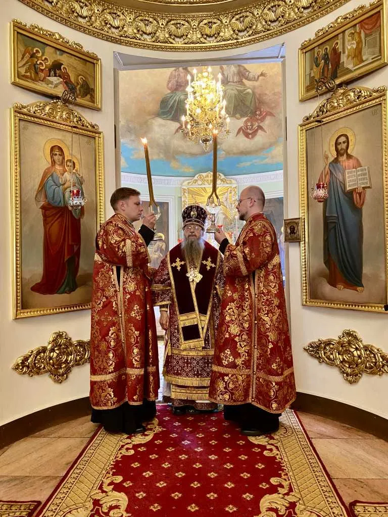 В Даниловом монастыре прошли торжественные богослужения праздника Воздвижения Креста Господня