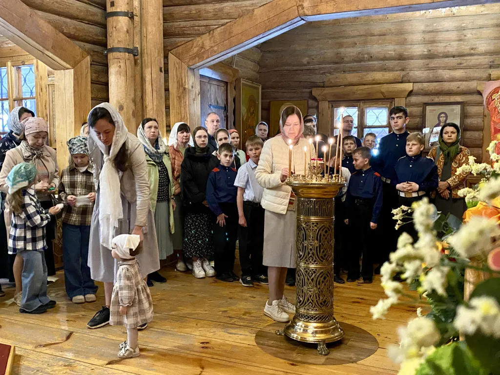 Епископ Алексий возглавил престольные торжества в храме святителя Николая Чудотворца в Измайловском Кремле