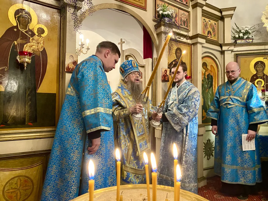 Епископ Алексий возглавил престольный праздник на подворье Данилова монастыря в селе Долматове