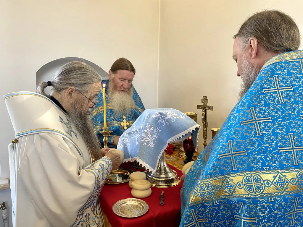 На подворье Данилова монастыря в честь иконы Божией Матери "Всецарица" встретили престольный праздник