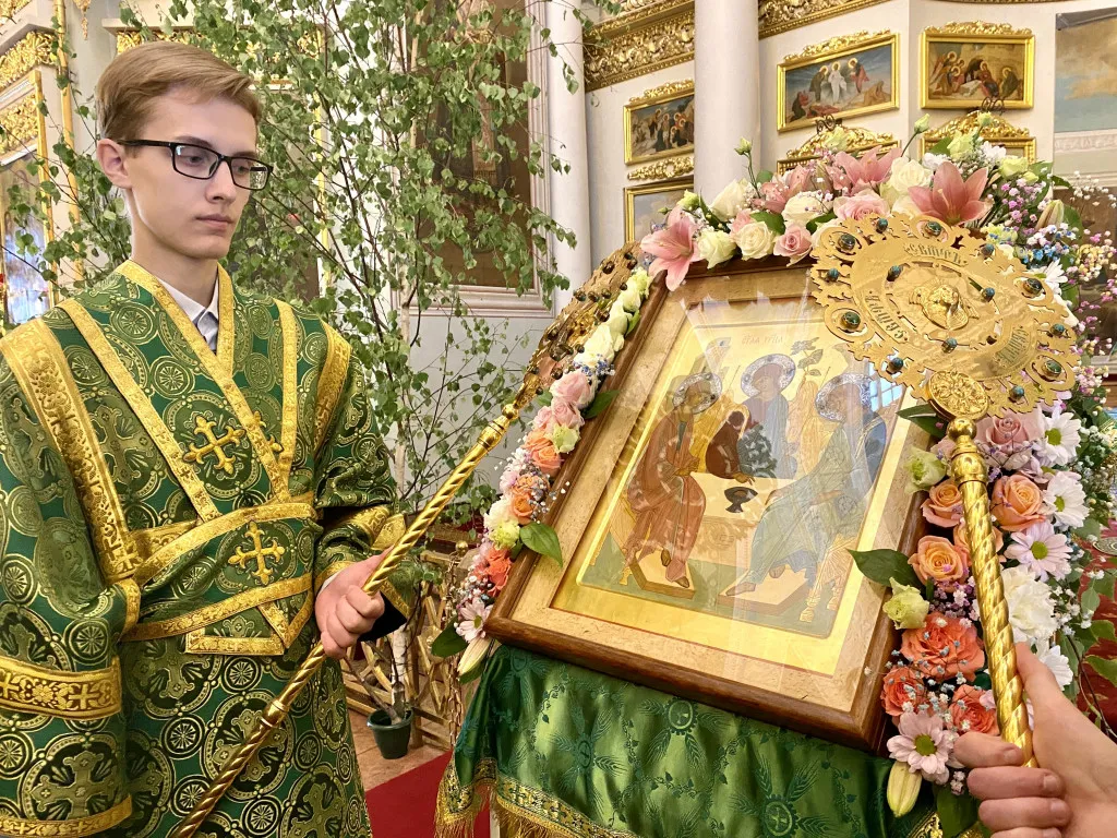 Епископ Алексий совершил малую вечерню с чтением акафиста Животворящей Троице в Даниловом монастыре