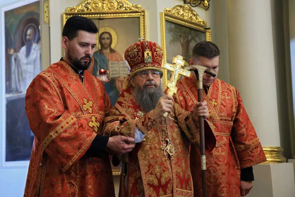 Торжественное богослужение в Неделю 5-ю по Пасхе, день памяти святителя Алексия Московского