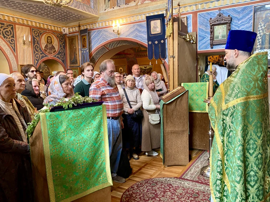 В день памяти праведного Алексия Мечева епископ Алексий совершил Литургию в храме святителя Николая в Кленниках