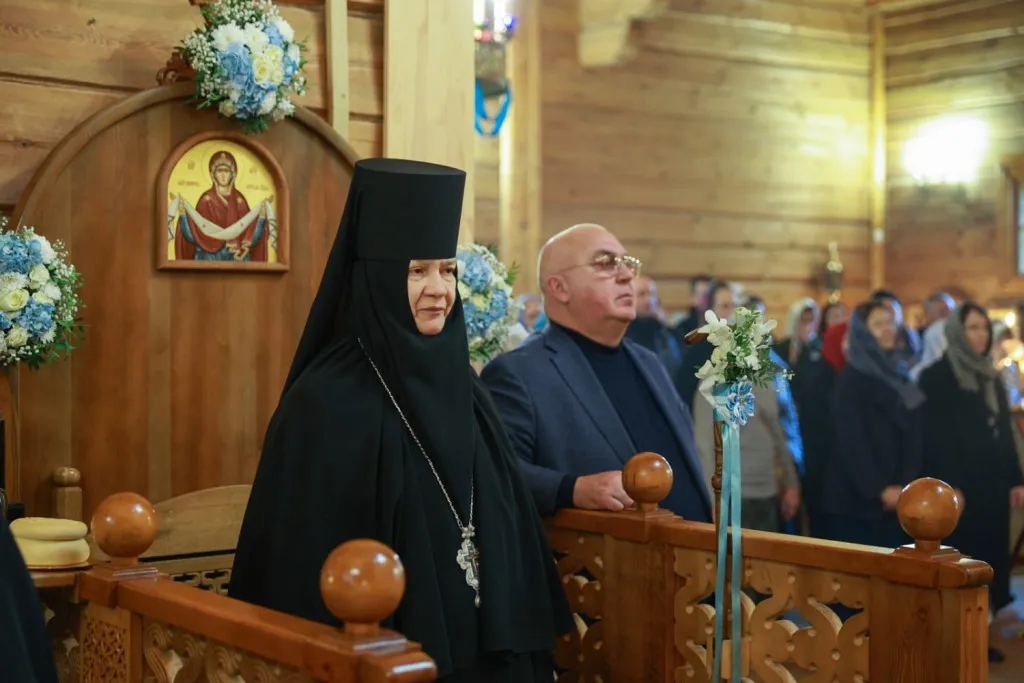 В праздник Покрова Божией Матери епископ Алексий возглавил престольные торжества на подворье Зачатьевского монастыря в Барвихе