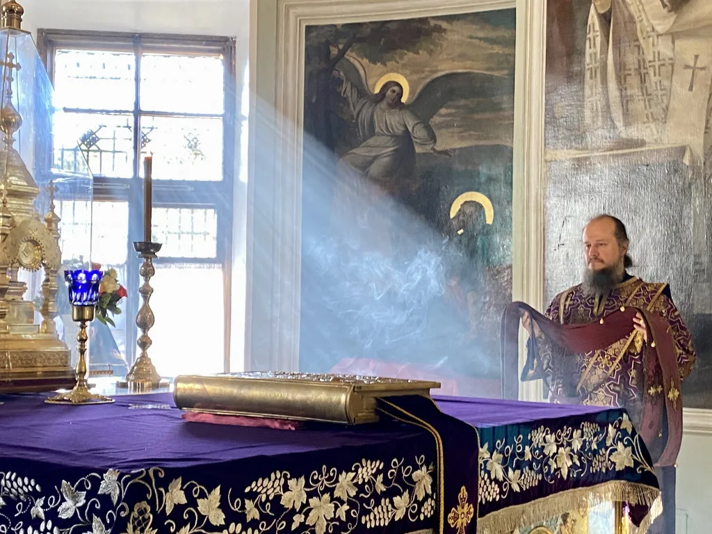 Божественная Литургия в Троицком соборе в Неделю вторую Великого поста