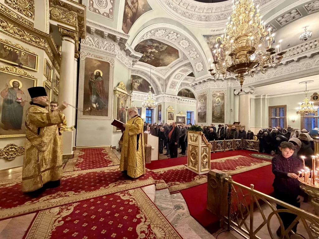 Божественная Литургия в Троицком соборе в Неделю 29-ю по Пятидесятнице, святых Праотец