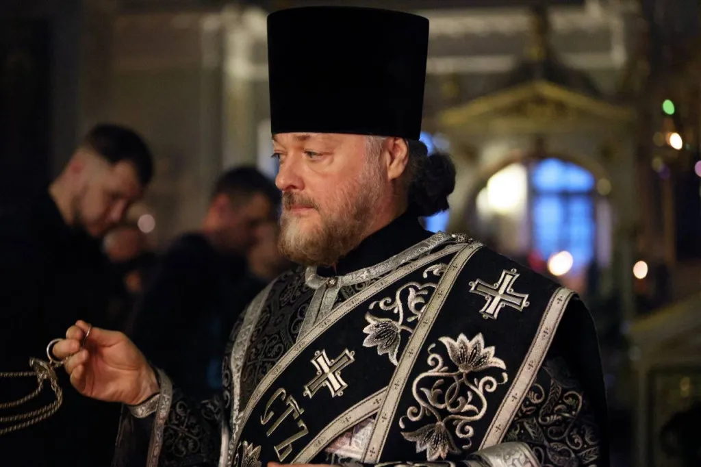 В канун Великой Субботы епископ Алексий возглавил утреню с чином погребения в Даниловой обители