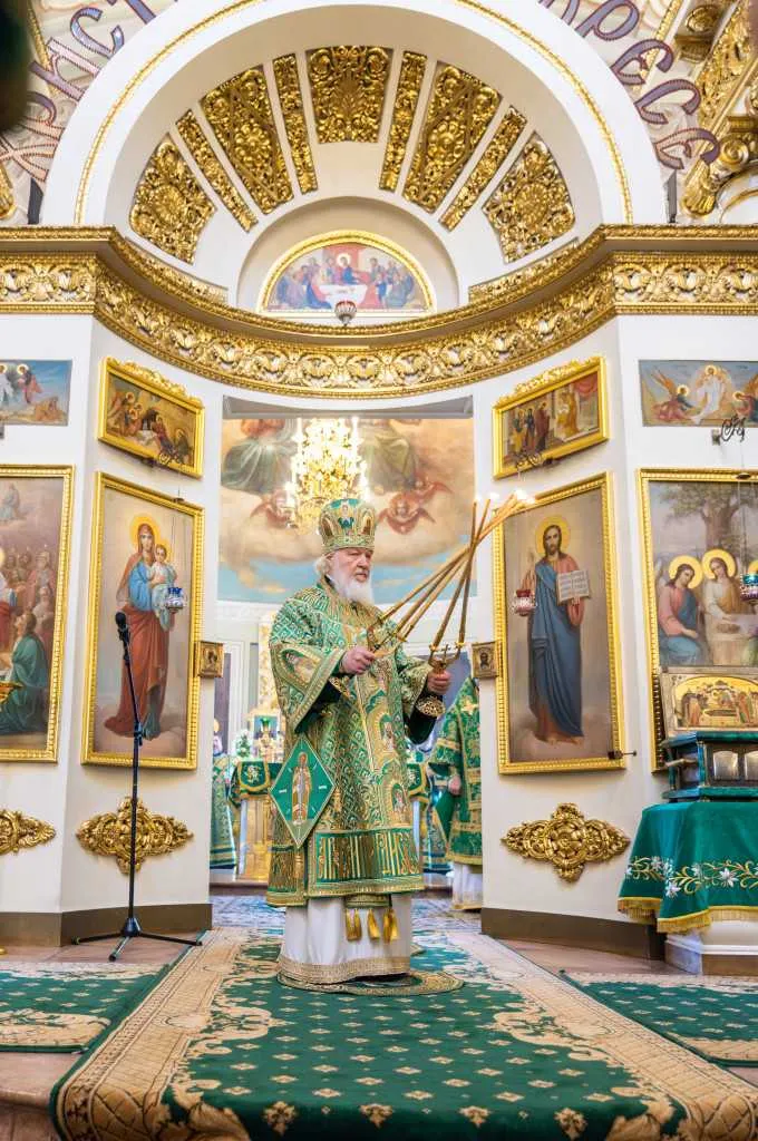 В Неделю сыропустную, день памяти благоверного князя Даниила Московского, Святейший Патриарх Кирилл совершил Литургию в Даниловом ставропигиальном монастыре