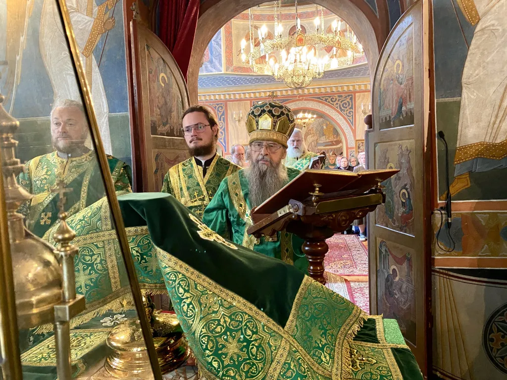 В день памяти праведного Алексия Мечева епископ Алексий совершил Литургию в храме святителя Николая в Кленниках