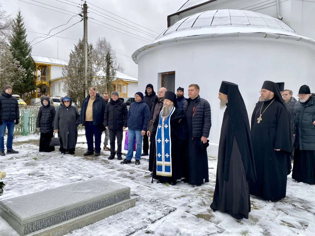 Епископ Алексий возглавил престольный праздник на подворье Данилова монастыря в селе Долматове