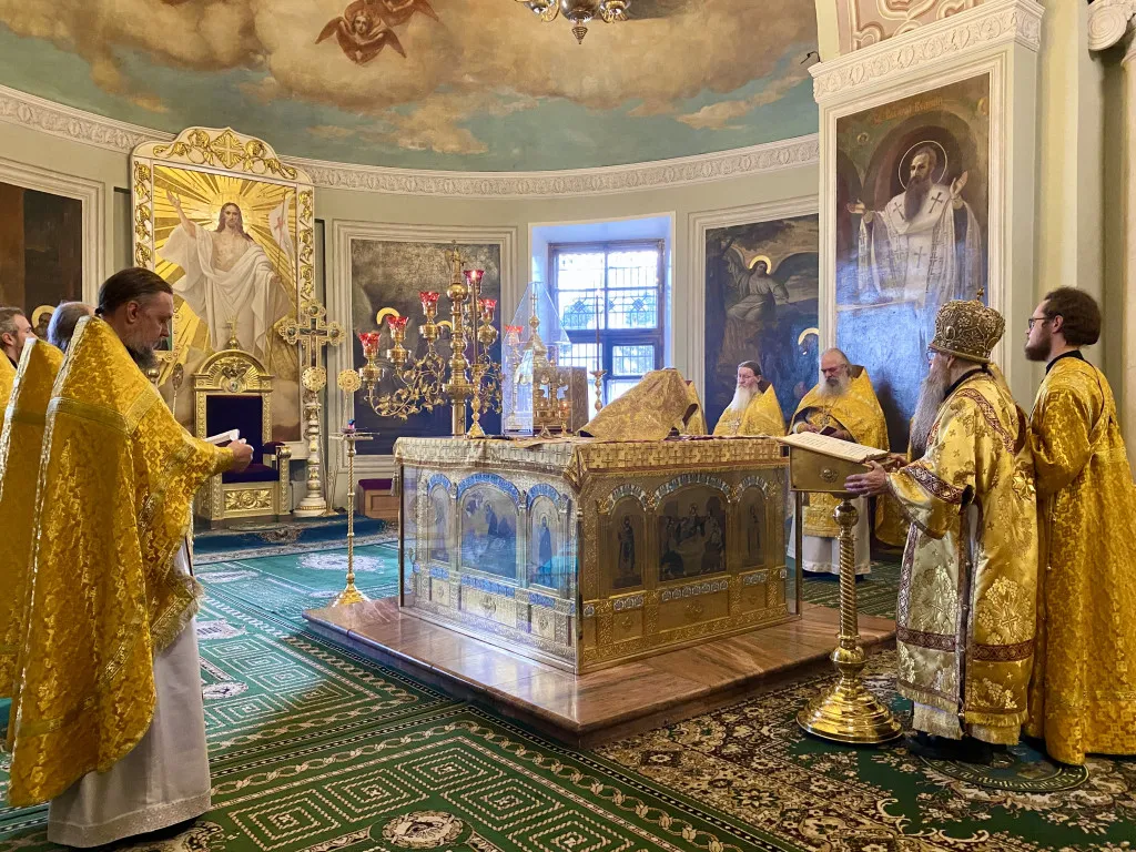 Божественная Литургия в Троицком соборе в Неделю 18-ю по Пятидесятнице