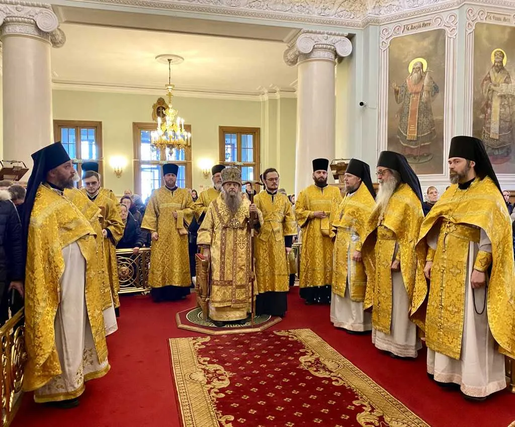 Божественная Литургия в Троицком соборе Данилова монастыря в Неделю о блудном сыне