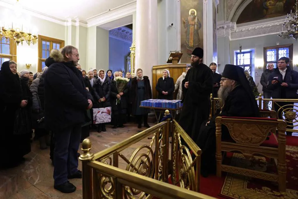 Сотрудники Данилова монастыря поздравили Наместника обители с Рождеством Христовым