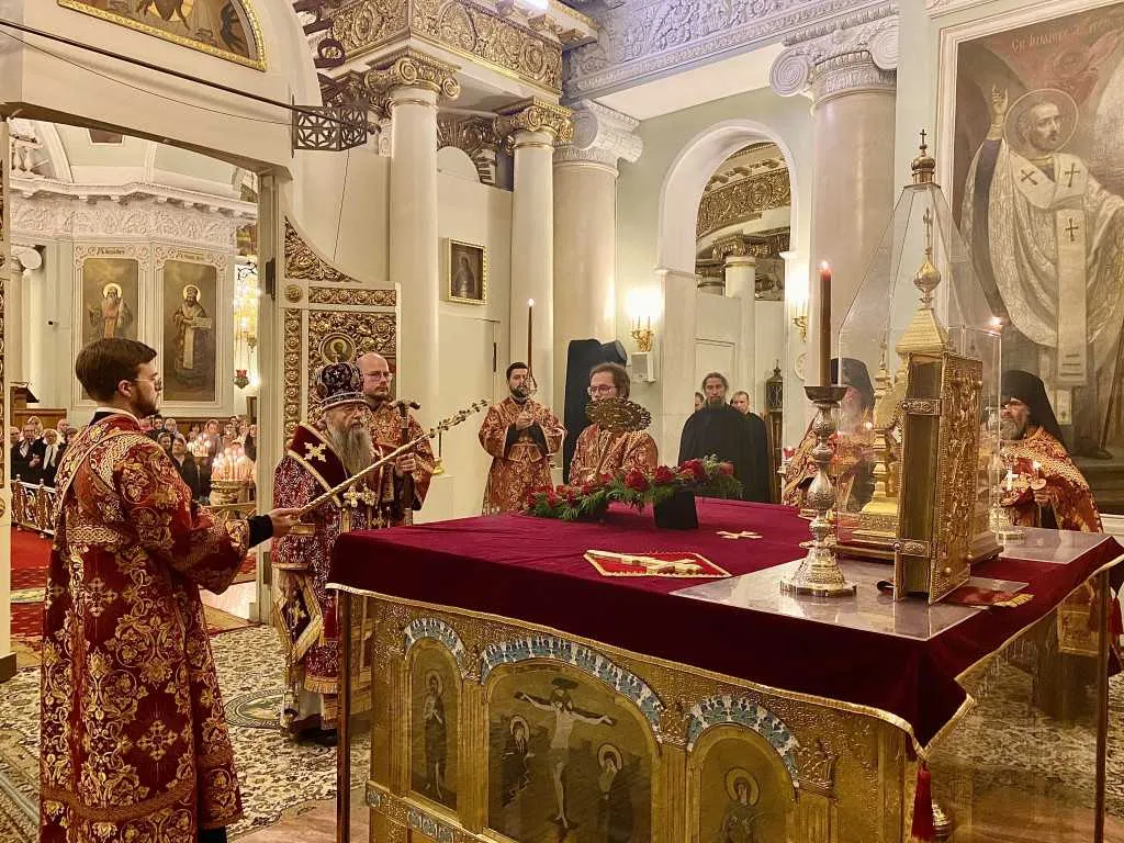 В Даниловом монастыре прошли торжественные богослужения праздника Воздвижения Креста Господня