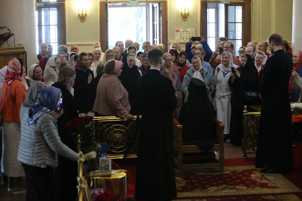 Сотрудники Даниловой обители поздравили епископа Алексия с Пасхой Христовой