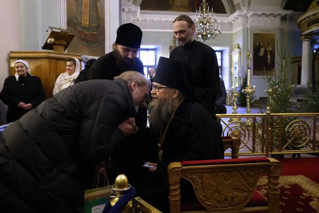 Сотрудники Данилова монастыря поздравили Наместника обители с Рождеством Христовым