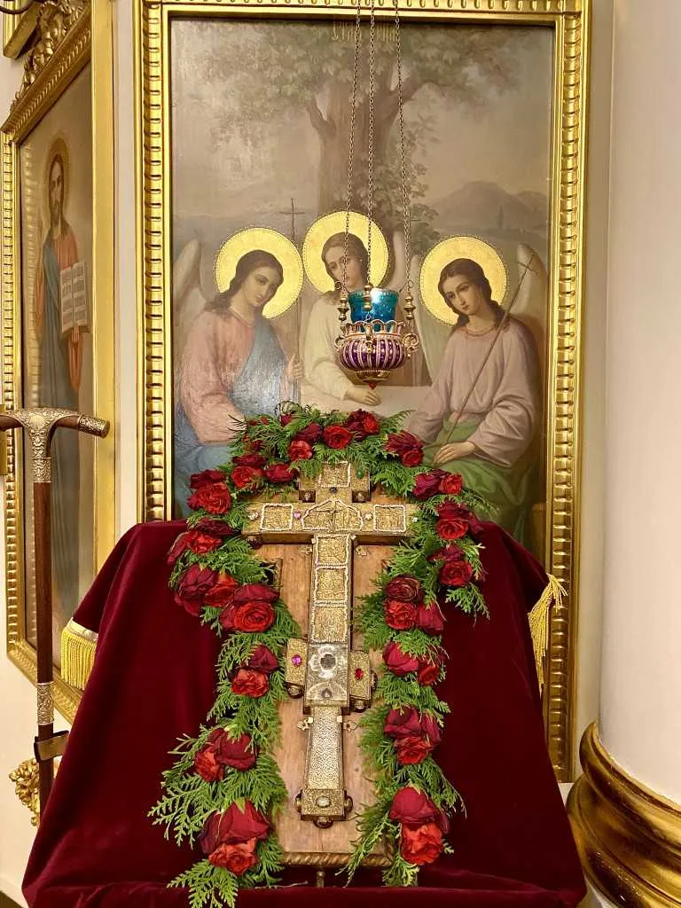 В Неделю 17-ю по Пятидесятнице епископ Алексий совершил Божественную Литургию в Троицком соборе