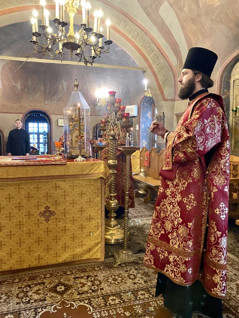 В день Радоницы епископ Алексий совершил Божественную Литургию в Даниловом монастыре