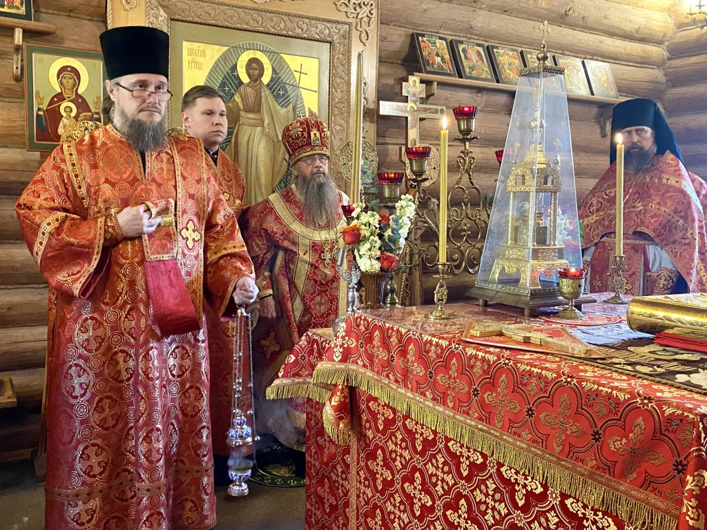 Епископ Алексий возглавил престольные торжества в храме святителя Николая Чудотворца в Измайловском Кремле