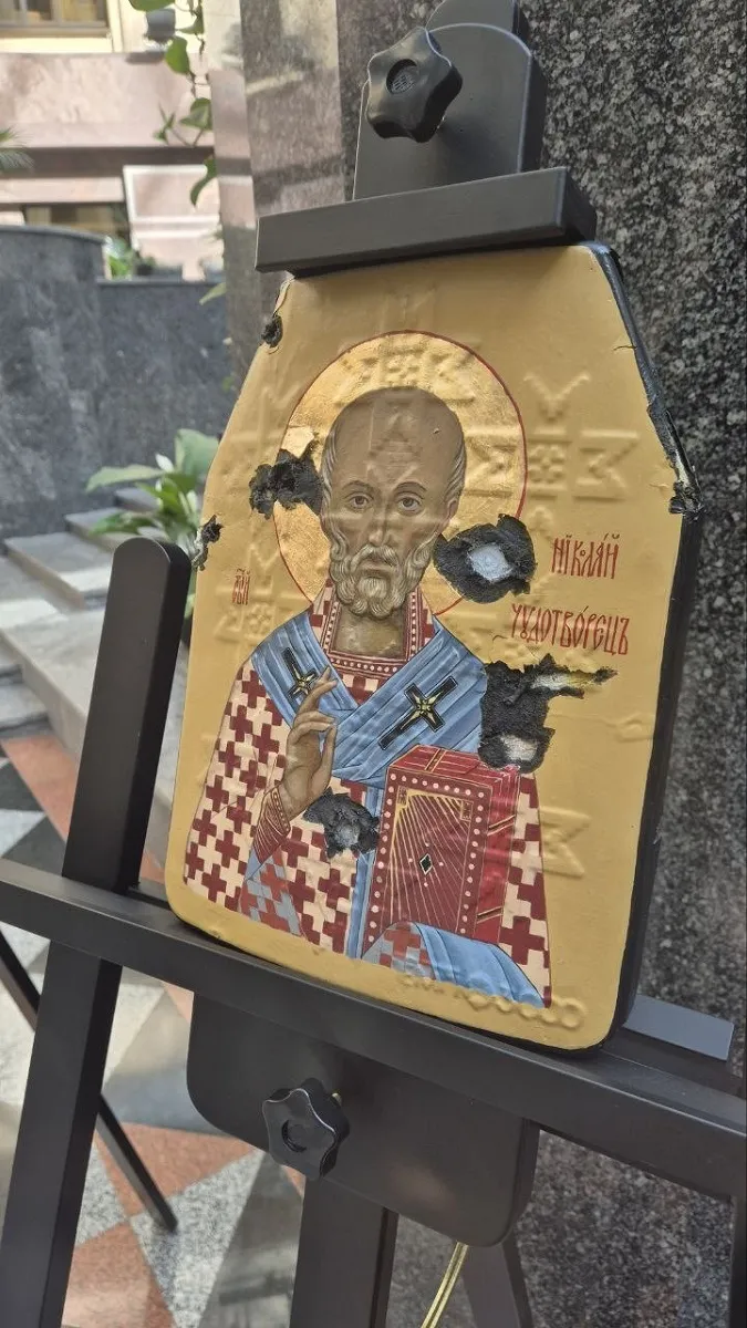 Насельник обители иеромонах Михей (Гулевский) принял участие в открытии выставки икон в МИД России, написанных на пластинах бронежилетов