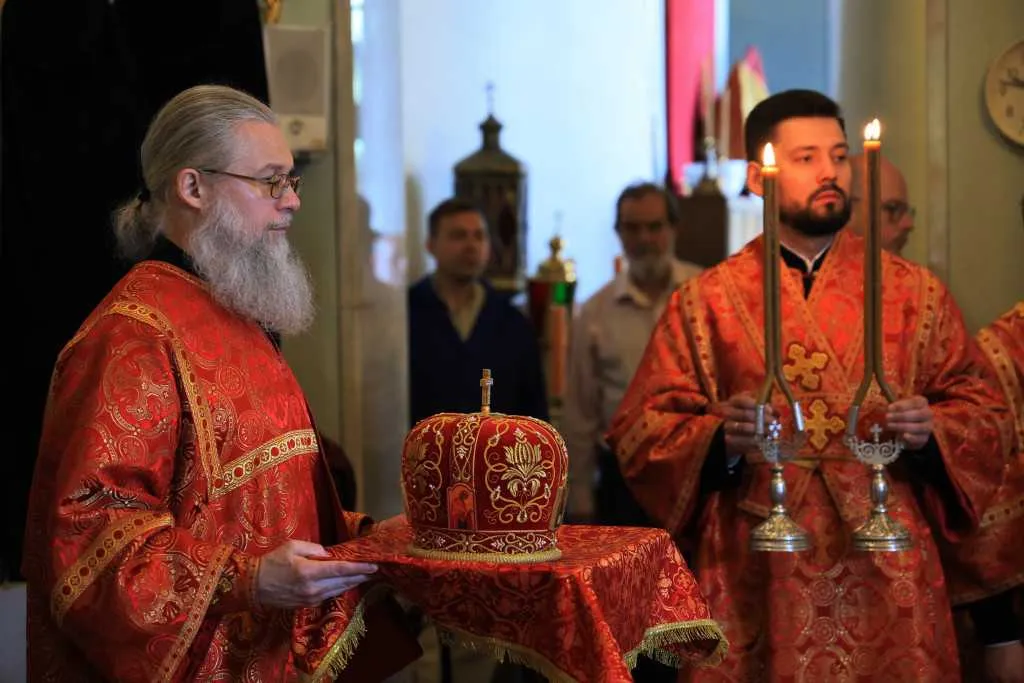 Торжественное богослужение в Неделю 5-ю по Пасхе, день памяти святителя Алексия Московского