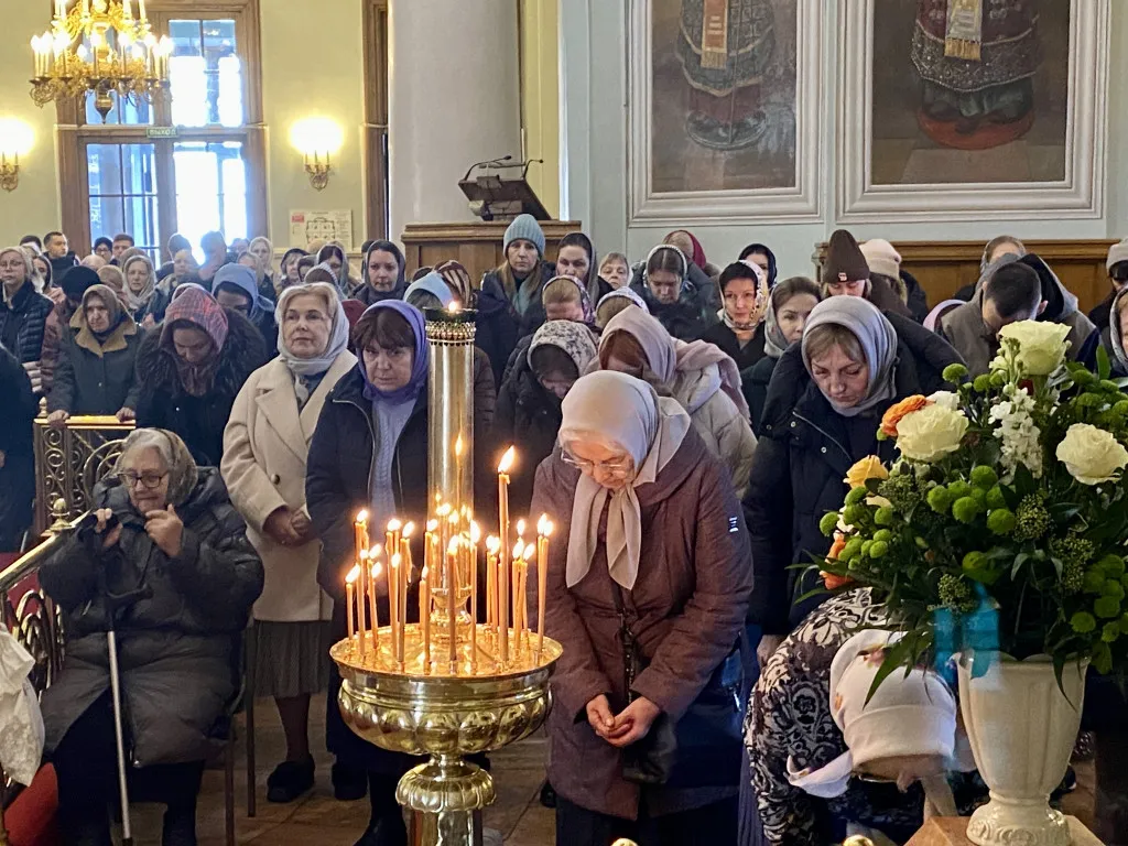 Божественная Литургия в Троицком соборе в Неделю вторую Великого поста