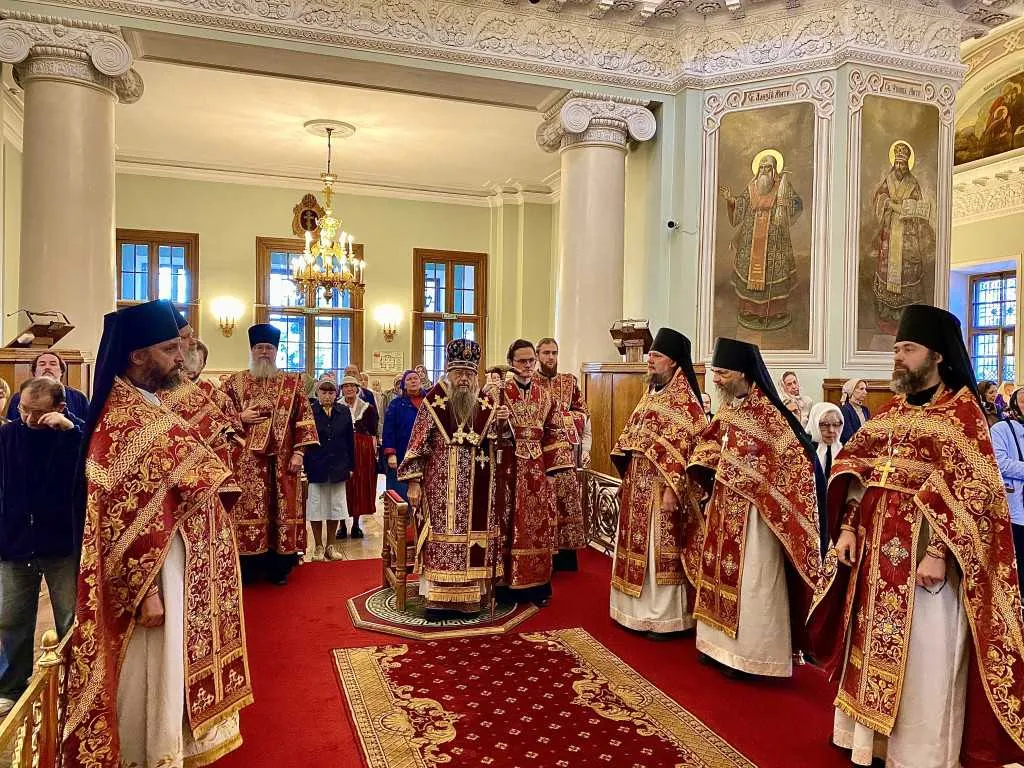 В Даниловом монастыре прошли торжественные богослужения праздника Воздвижения Креста Господня
