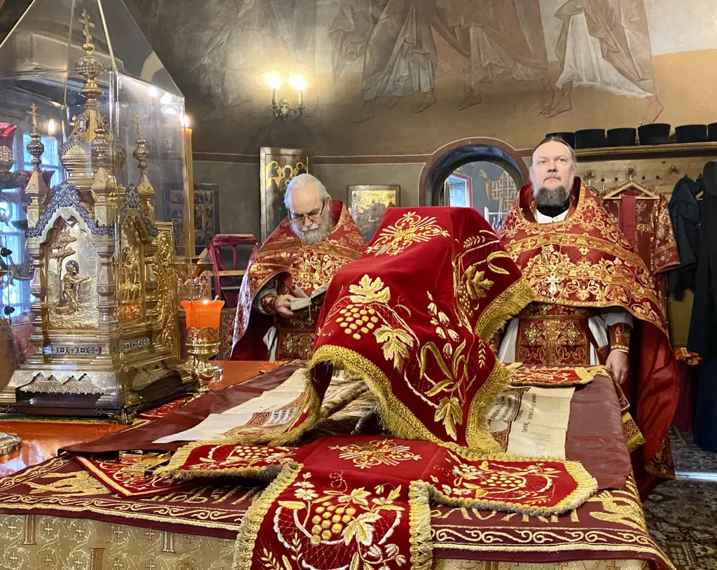 В день Радоницы епископ Алексий совершил Божественную Литургию в Даниловом монастыре