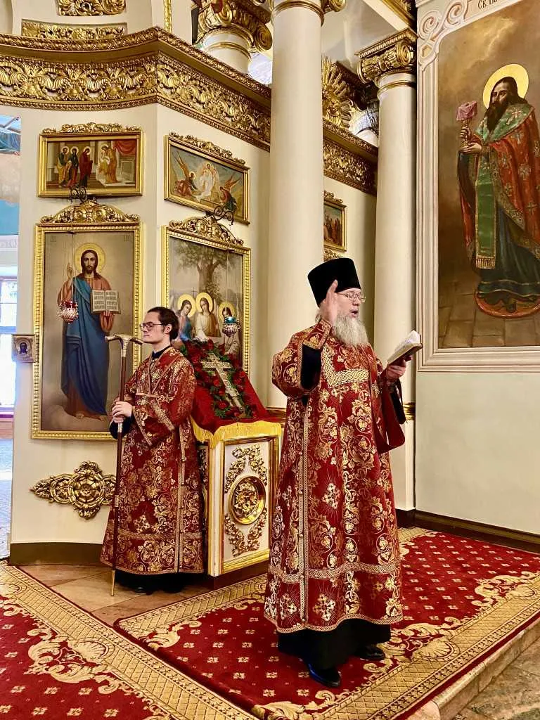 В Даниловом монастыре прошли торжественные богослужения праздника Воздвижения Креста Господня