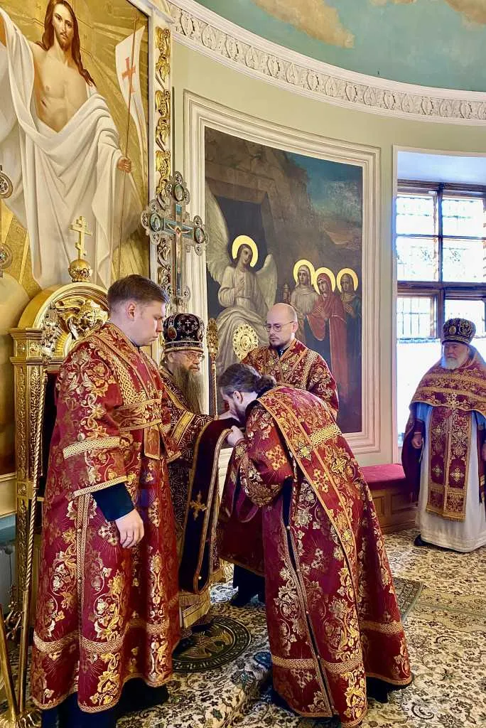 В Даниловом монастыре прошли торжественные богослужения праздника Воздвижения Креста Господня