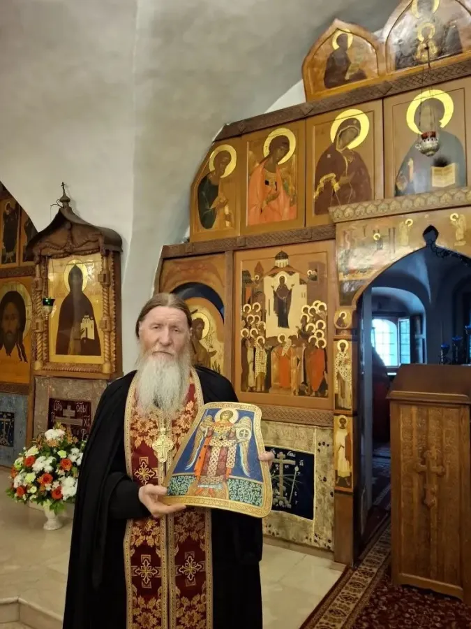 В Даниловом монастыре освятили иконы, изображенные на бронежилетах воинов-участников специальной военной операции