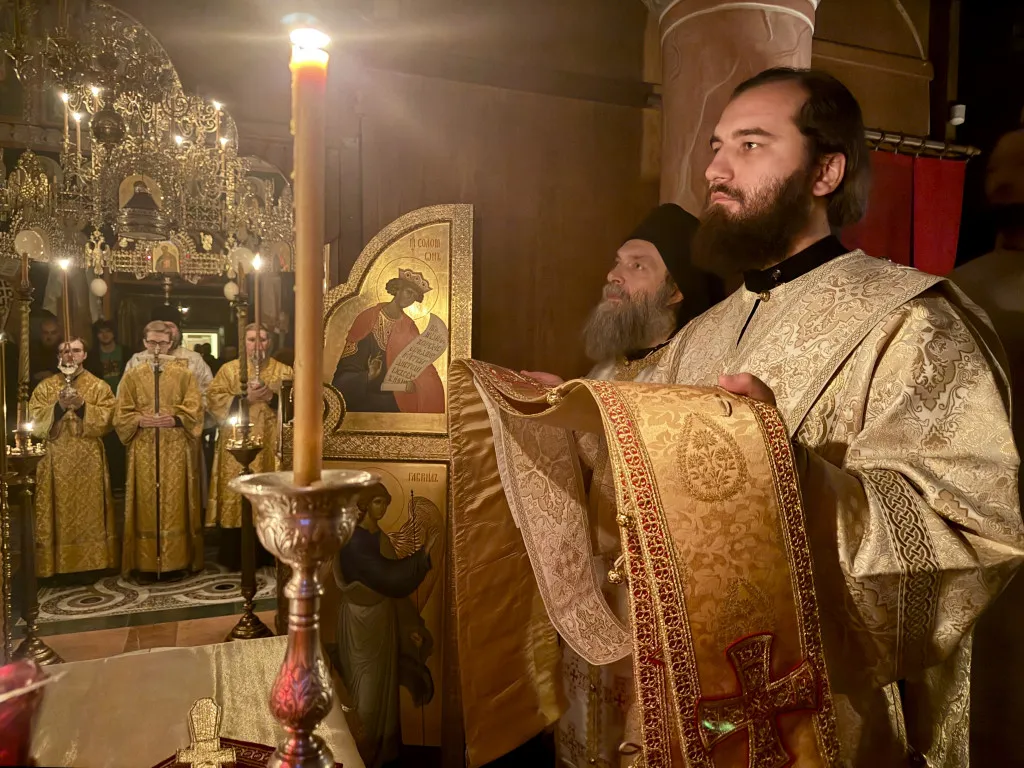 В день памяти свт. Спиридона Тримифунтского епископ Алексий возглавил престольный праздник Преображенского подворья Данилова монастыря