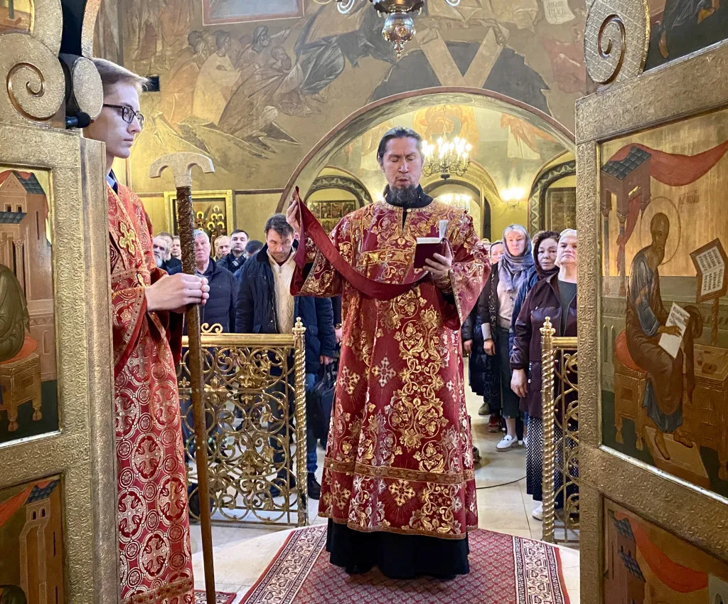 В день Радоницы епископ Алексий совершил Божественную Литургию в Даниловом монастыре
