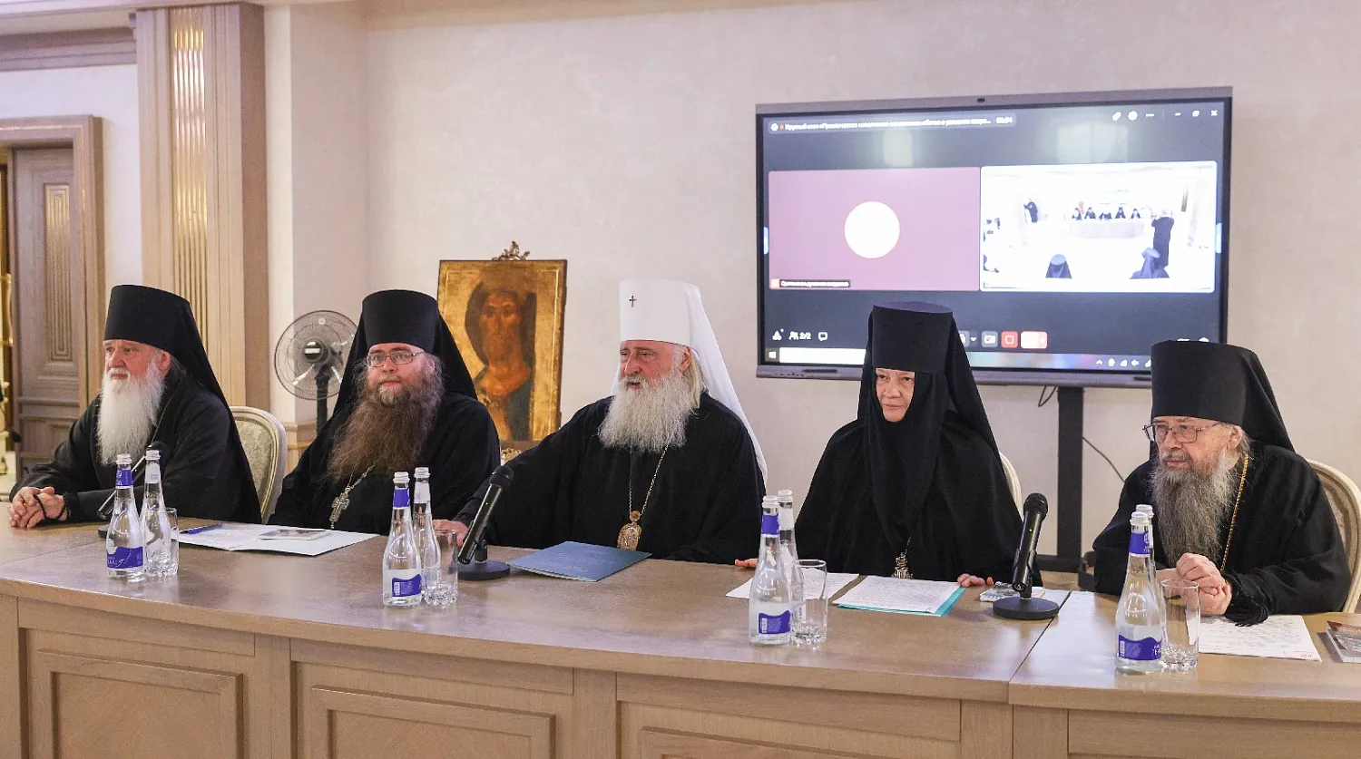 Епископ Алексий принял участие в работе круглого стола «Практические аспекты монашеских обетов в современных монастырях»