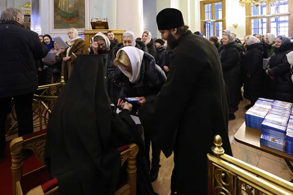 Сотрудники Данилова монастыря поздравили Наместника обители с Рождеством Христовым
