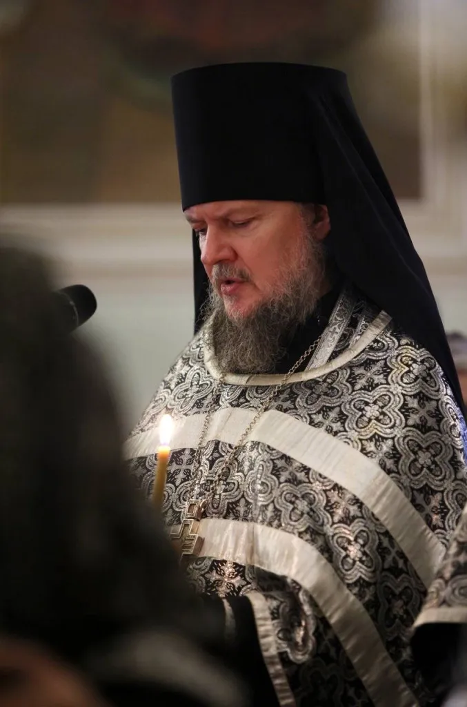 В канун Великой Субботы епископ Алексий возглавил утреню с чином погребения в Даниловой обители